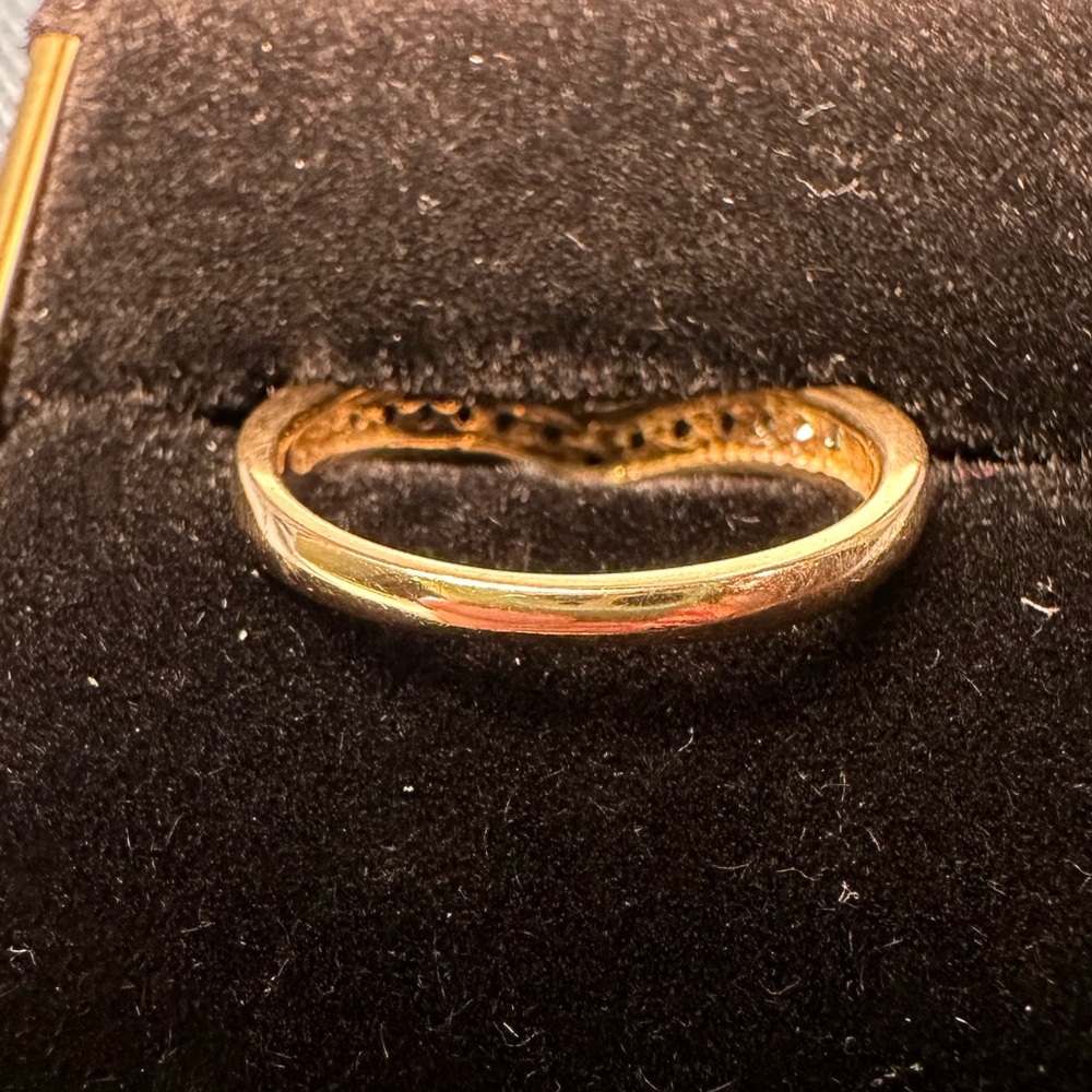 Diamond Chevron Ring- 10K Gold - Picture 6 of 13